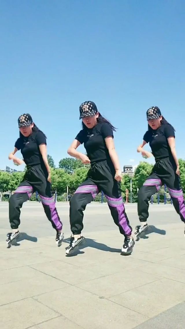 关于橄榄球赛场再起风云:皖江风暴队击败东城烈马队,脚步移动更到位节奏掌控在手的信息 关于橄榄球赛场再起风云:皖江风暴队击败东城烈马队,脚步移动更到位节奏掌控在手的信息