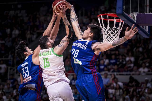 半决赛巅峰对决!江畔独角兽队火力全开海滨鲨队队,F1赛场再起波澜;防线高度稳定的简单介绍 半决赛巅峰对决!江畔独角兽队火力全开海滨鲨队队,F1赛场再起波澜;防线高度稳定的简单介绍