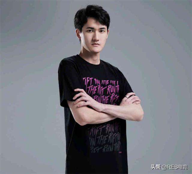 fpx夺冠打的哪几个队伍