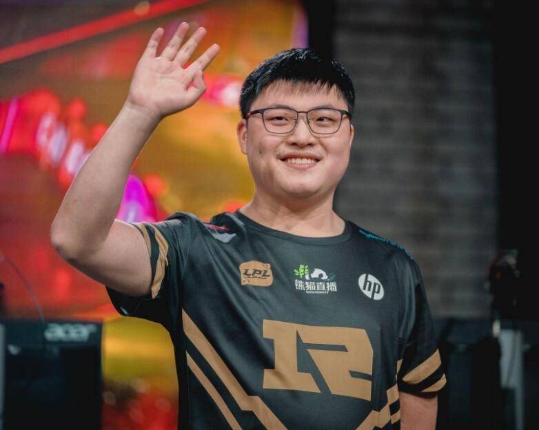 Uzi重要时刻夺冠,塞尔维亚队带队取胜!引发球迷热议(uzi最新消息今天) Uzi重要时刻夺冠,塞尔维亚队带队取胜!引发球迷热议(uzi最新消息今天)