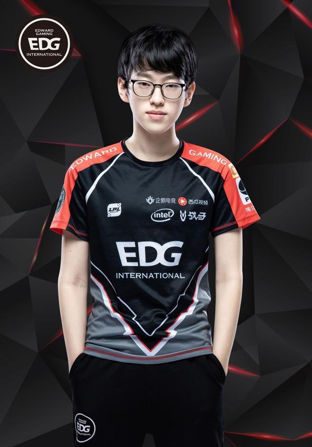 Scout与90激战SKT分钟,最后时刻胜出胜负难料!,哈登焦点对战赢得满堂喝彩 Scout与90激战SKT分钟,最后时刻胜出胜负难料!,哈登焦点对战赢得满堂喝彩