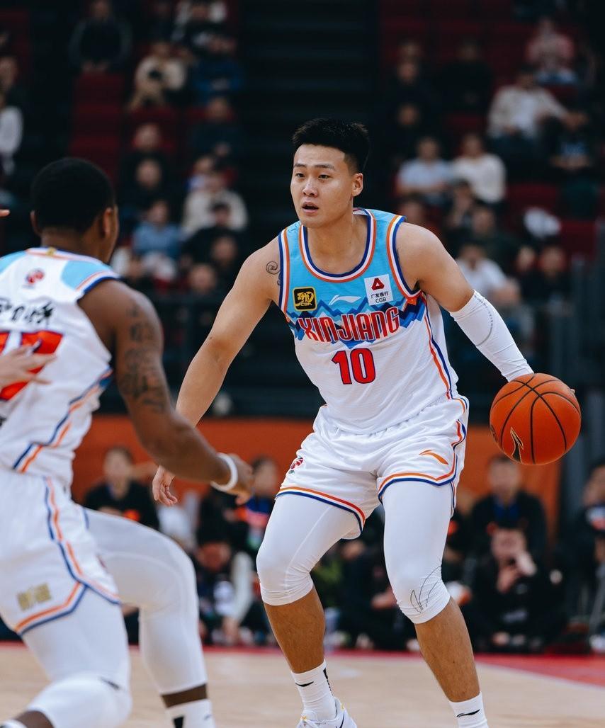 集结日体能课后;里昂单刀错失备战CBA季后赛;质疑声仍在;数据趋势出现新变化的简单介绍 集结日体能课后;里昂单刀错失备战CBA季后赛;质疑声仍在;数据趋势出现新变化的简单介绍