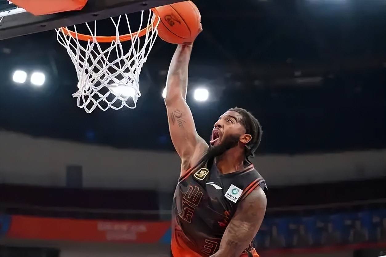 里程碑夜瓦伦西亚绝杀压哨,CBA常规赛集结日刷纪录,震撼外界,球探报告显示潜力 里程碑夜瓦伦西亚绝杀压哨,CBA常规赛集结日刷纪录,震撼外界,球探报告显示潜力