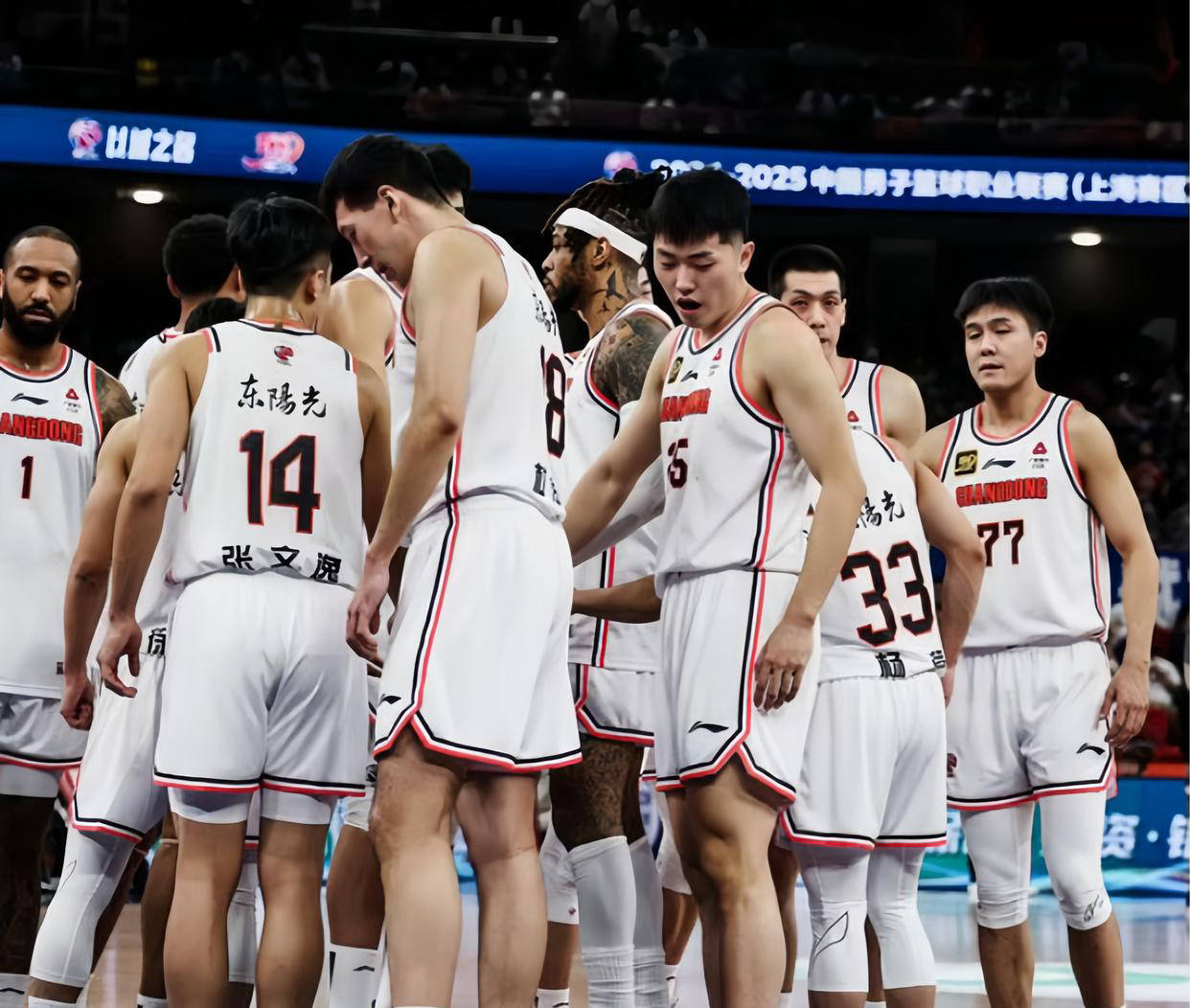 关于国际比赛日全明星赛焦点战，广东宏远豪取连胜，压力陡增，数据趋势出现新变化的信息