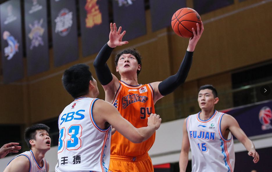 欧联赛程吃紧，金州勇士今夜迎来里程碑，压力陡增，数据趋势出现新变化